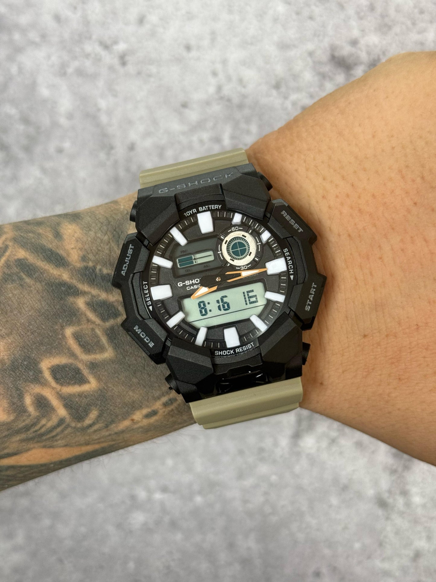 G shock 2504