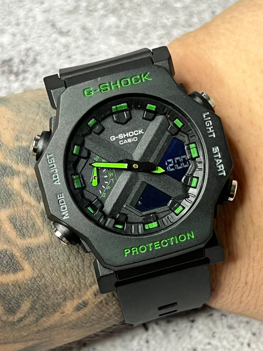 G shock 2300 Negro con verde