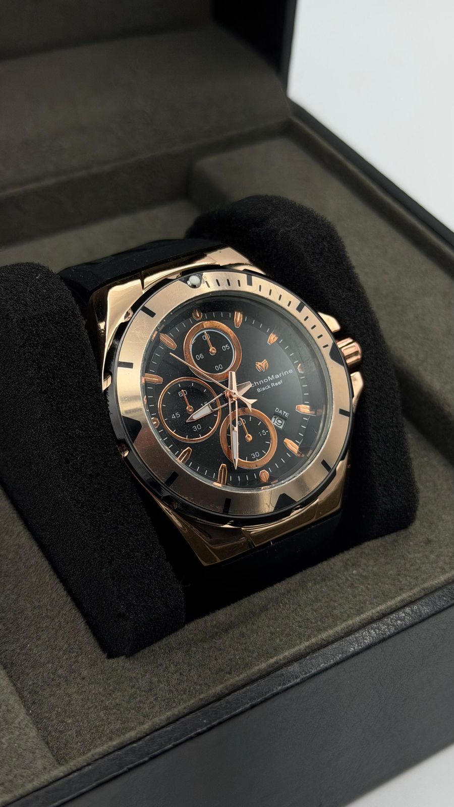 TM OCEAN TABLERO NEGRO DETALLES ORO ROSA /PULSERA NEGRA