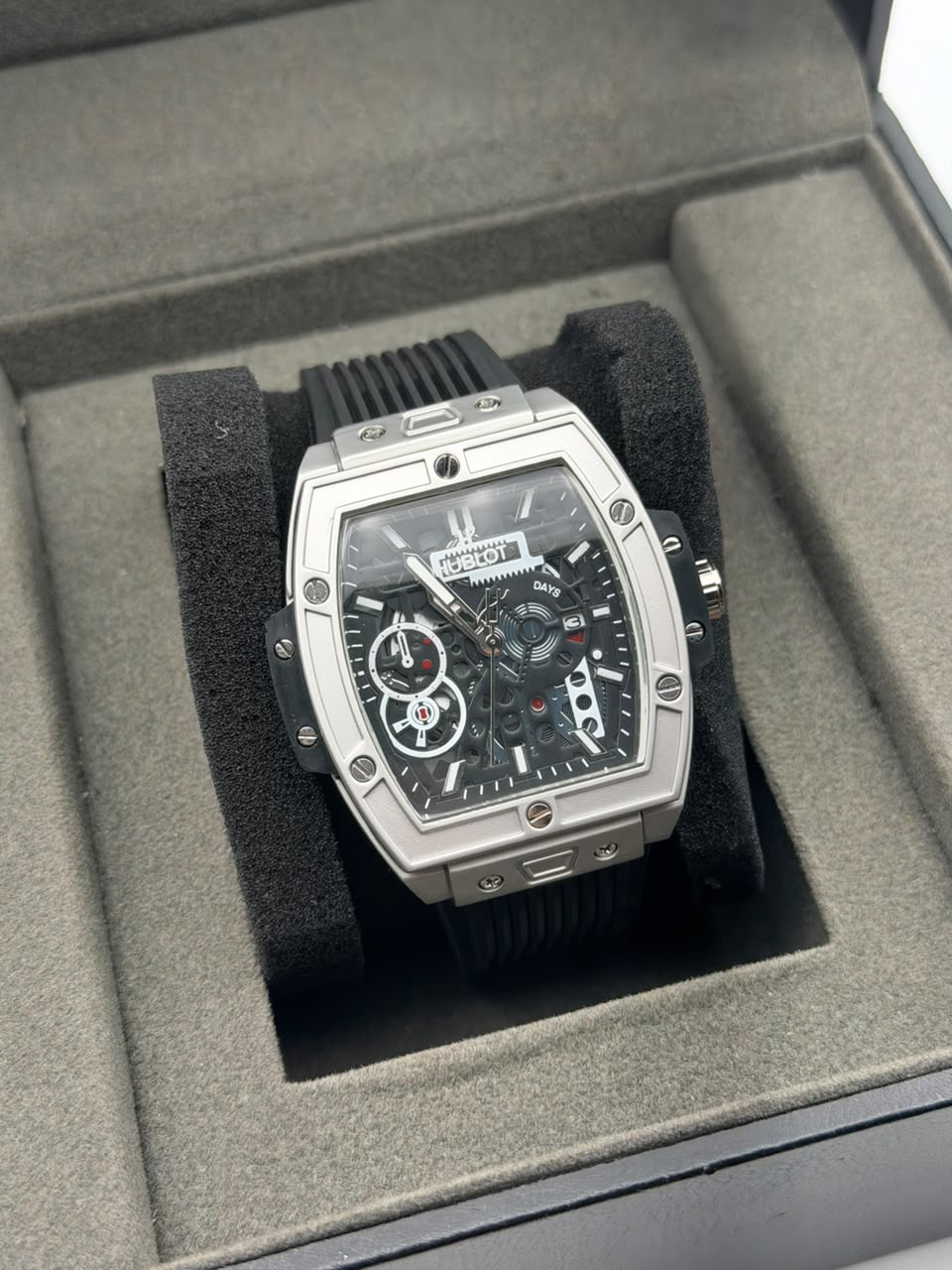 HUBLOT 044