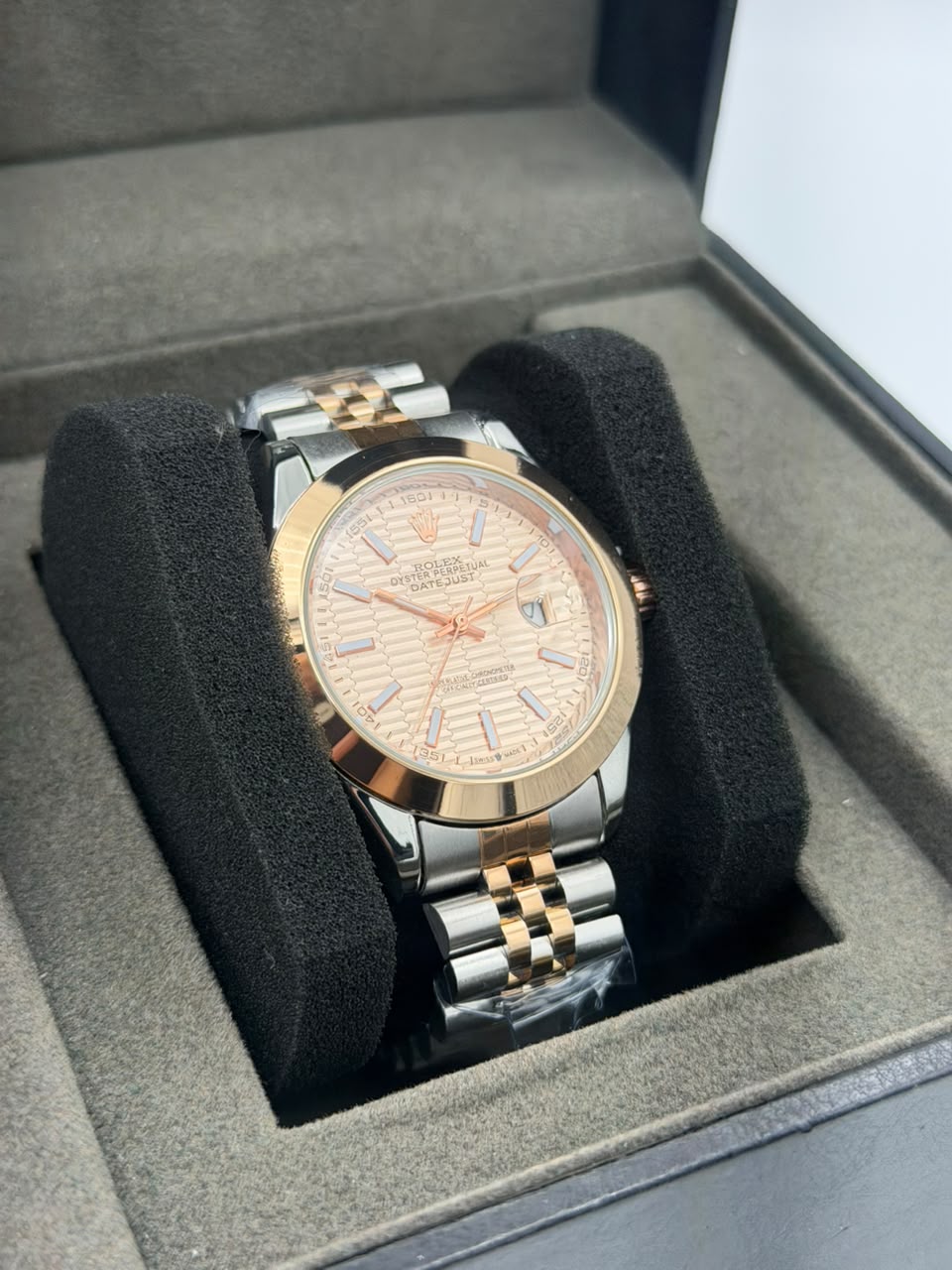 RLX  PST 007